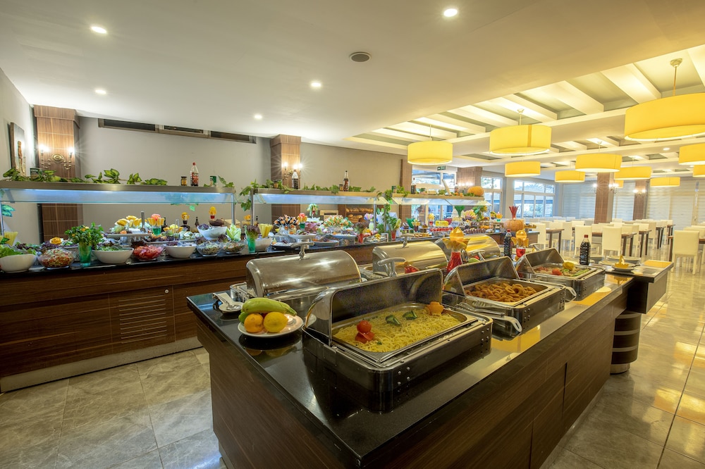 Akdora Elite Hotel & Spa All Inclusive — Restaurant & bars in Side