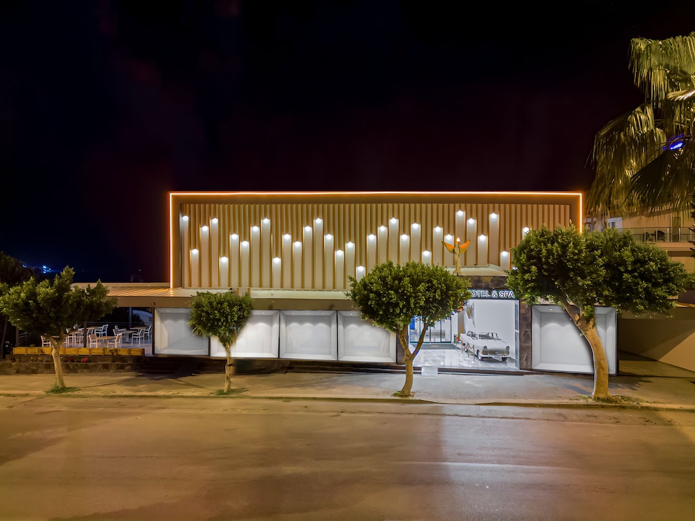 Akdora Elite Hotel & Spa All Inclusive — Hotel building in Side