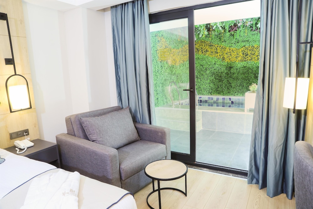 Side Zeugma Hotel — Hotel rooms in Side