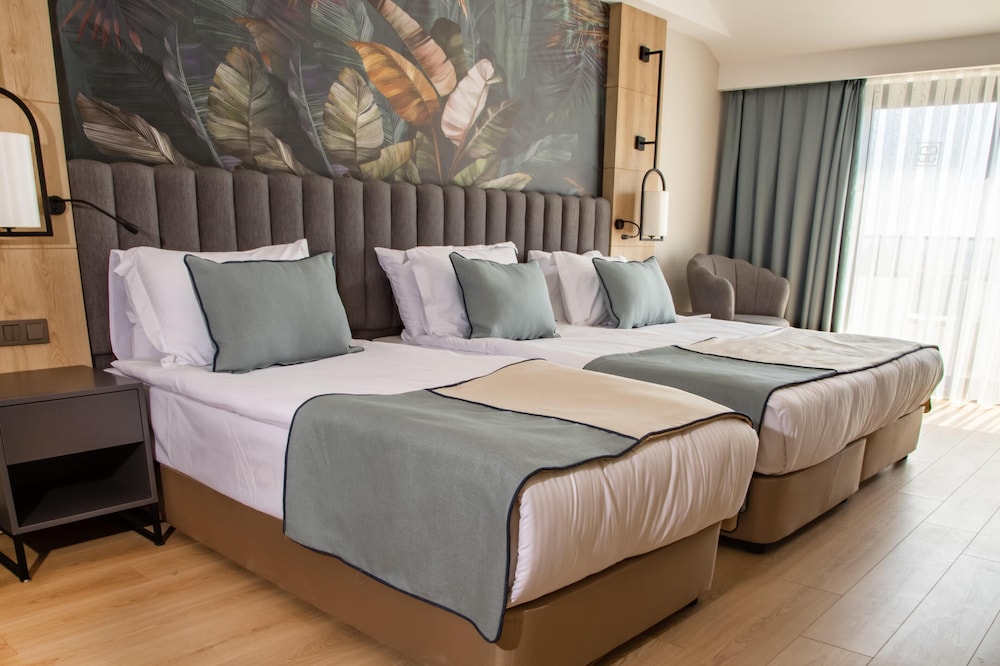 Side Zeugma Hotel — Hotel rooms in Side