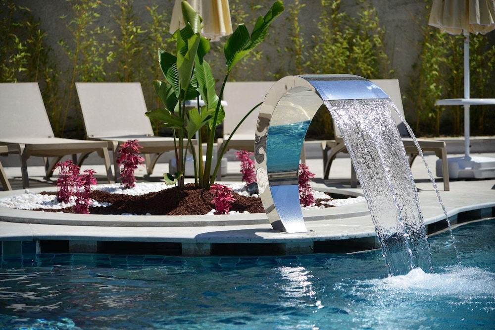 Side Zeugma Hotel — Swimming pool in Side