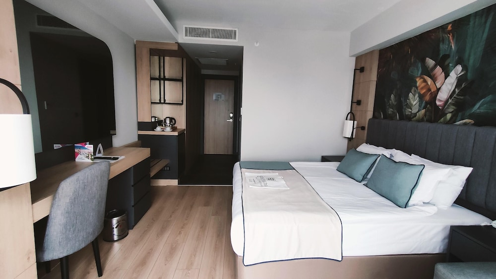Side Zeugma Hotel — Hotel rooms in Side