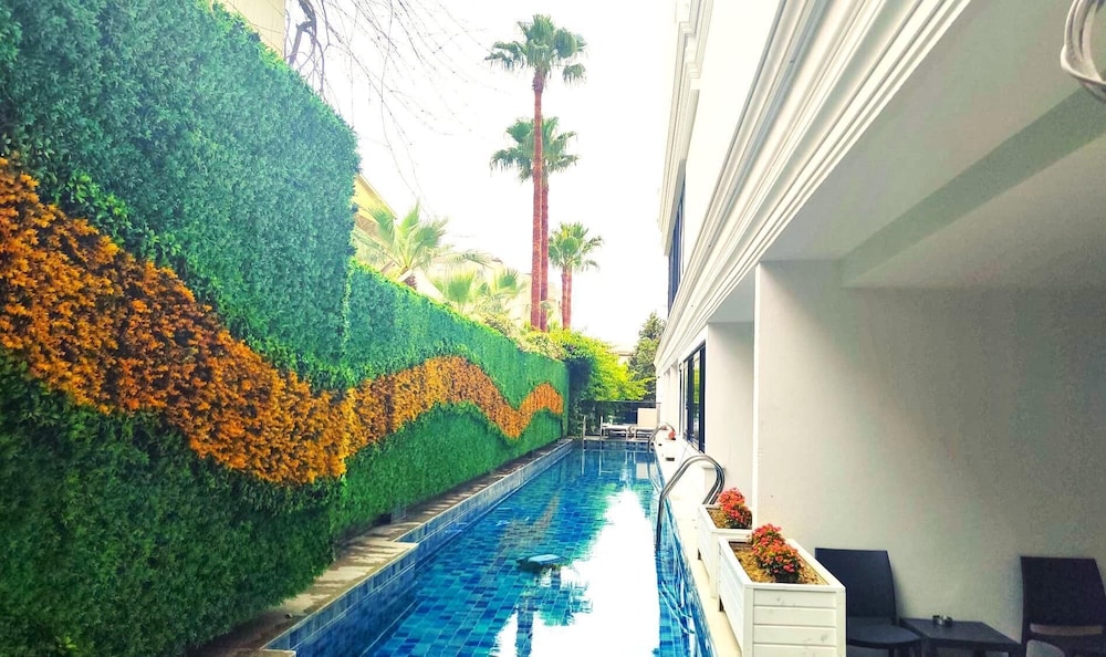 Side Zeugma Hotel — Swimming pool in Side