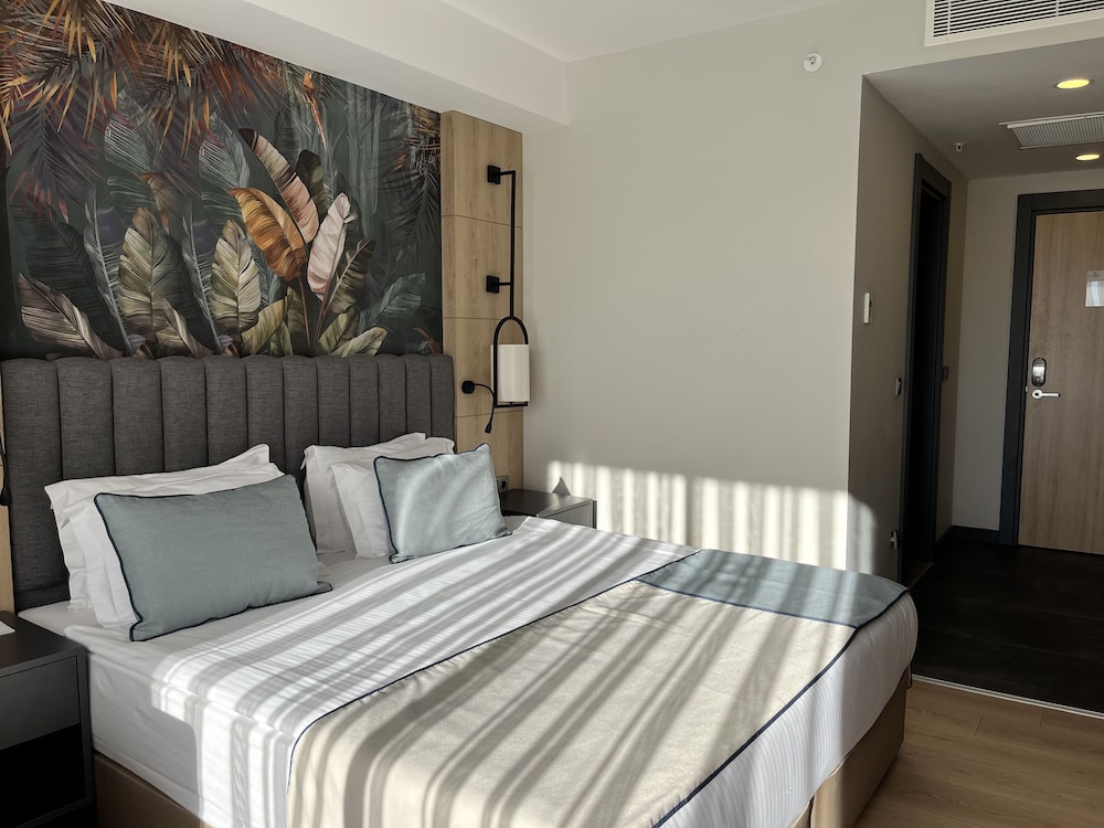 Side Zeugma Hotel — Hotel rooms in Side