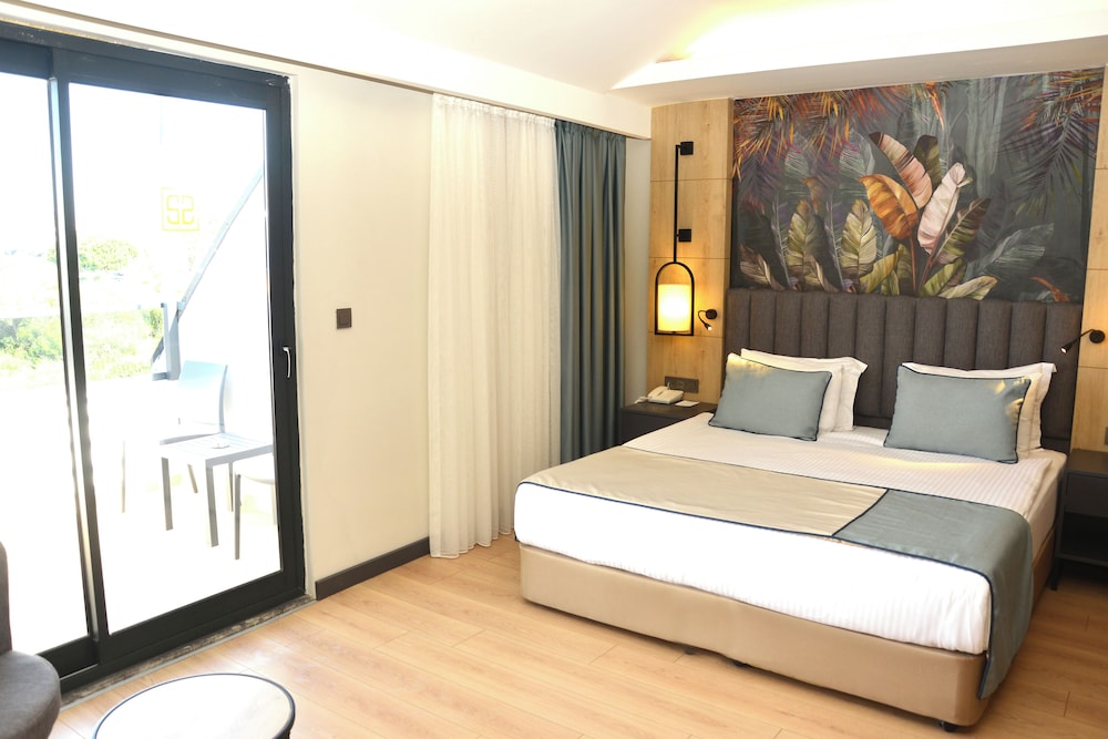 Side Zeugma Hotel — Hotel rooms in Side