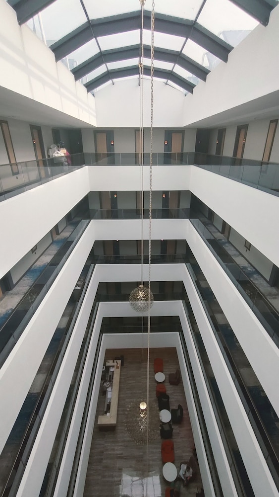 Side Zeugma Hotel — Hotel building in Side