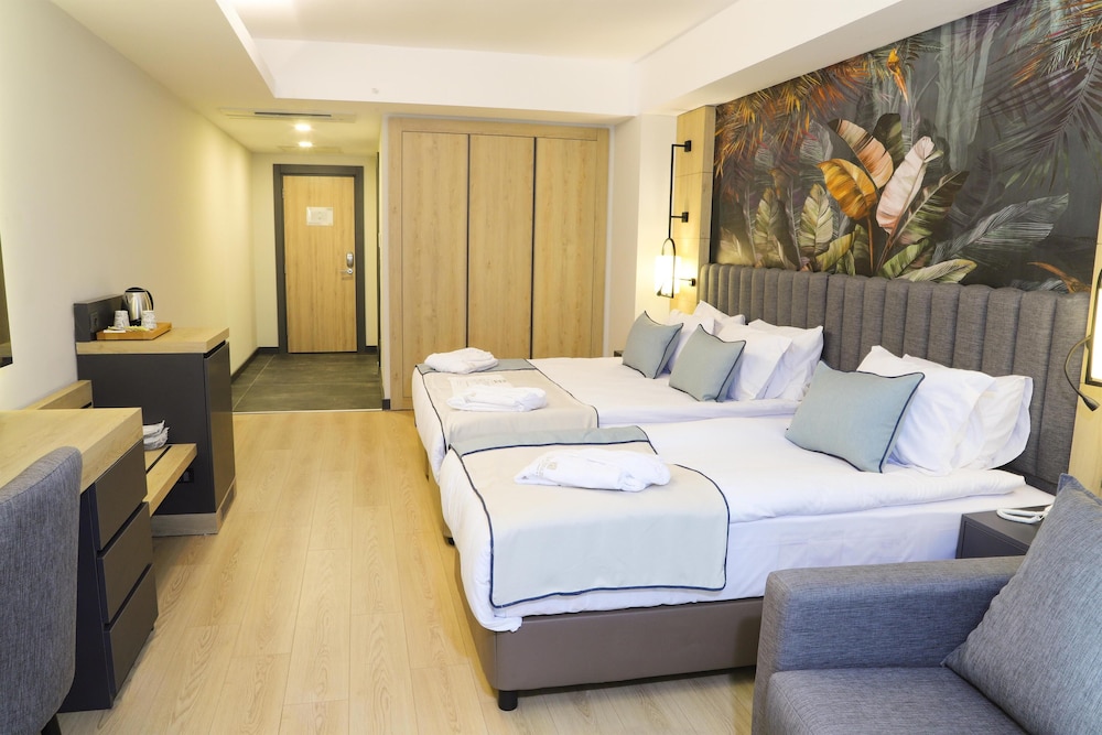Side Zeugma Hotel — Hotel rooms in Side