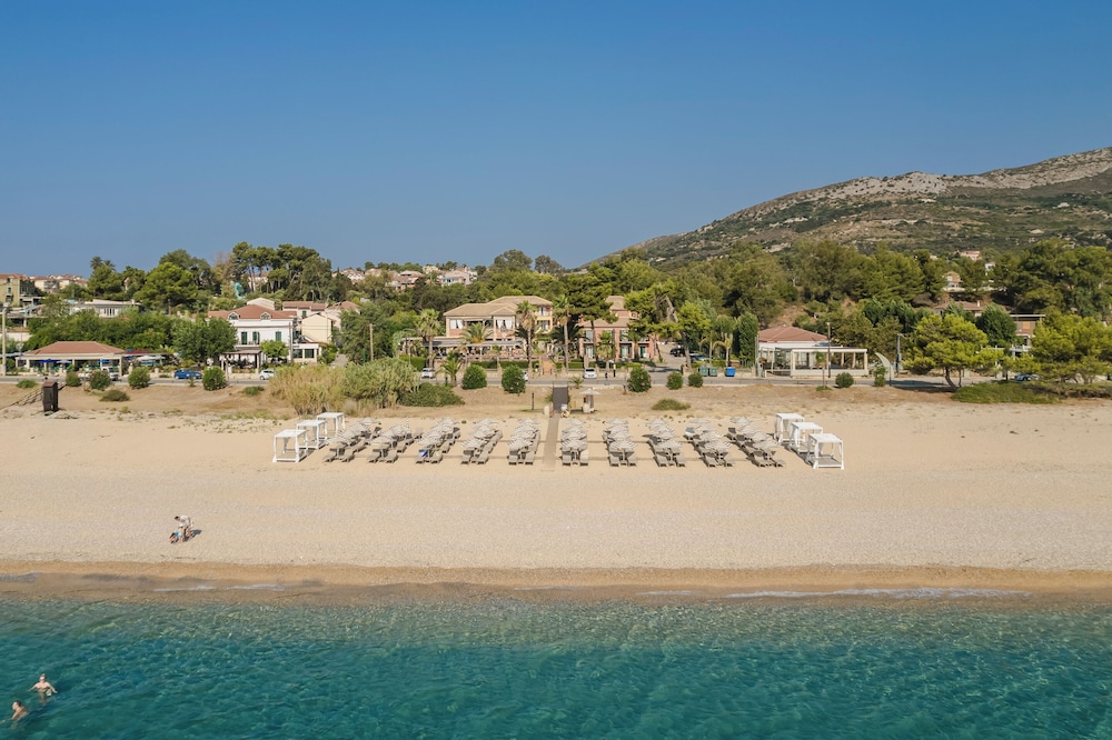 Makis Hotel Skala — Beach in Skala (Kefalonia), Ionian Islands