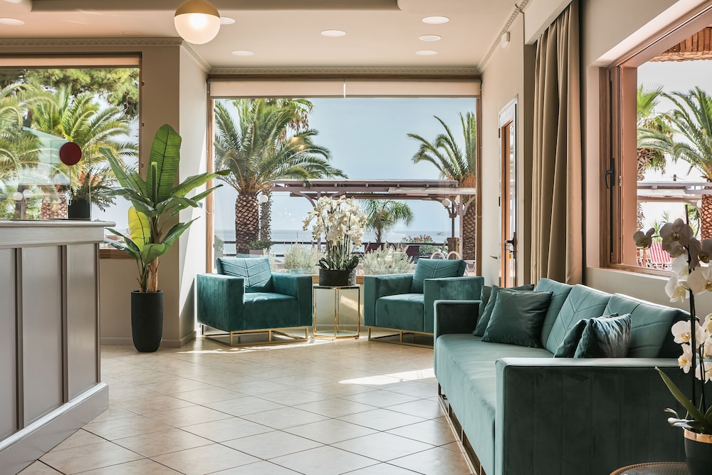 Makis Hotel Skala — Beach in Skala (Kefalonia), Ionian Islands