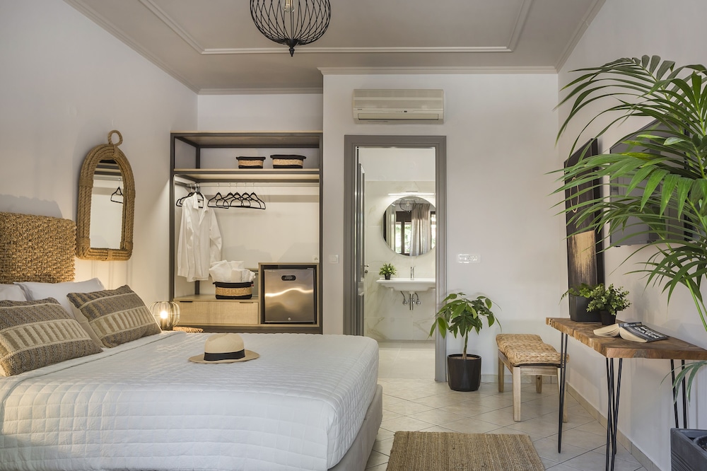 Makis Hotel Skala — Hotel rooms in Skala (Kefalonia), Ionian Islands