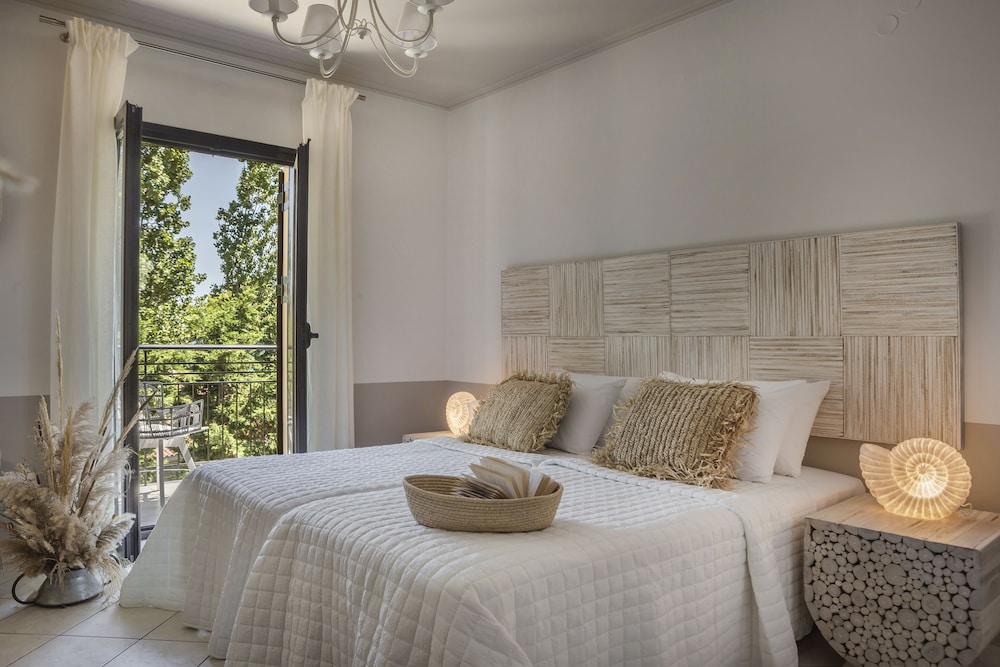 Makis Hotel Skala — Hotel rooms in Skala (Kefalonia), Ionian Islands