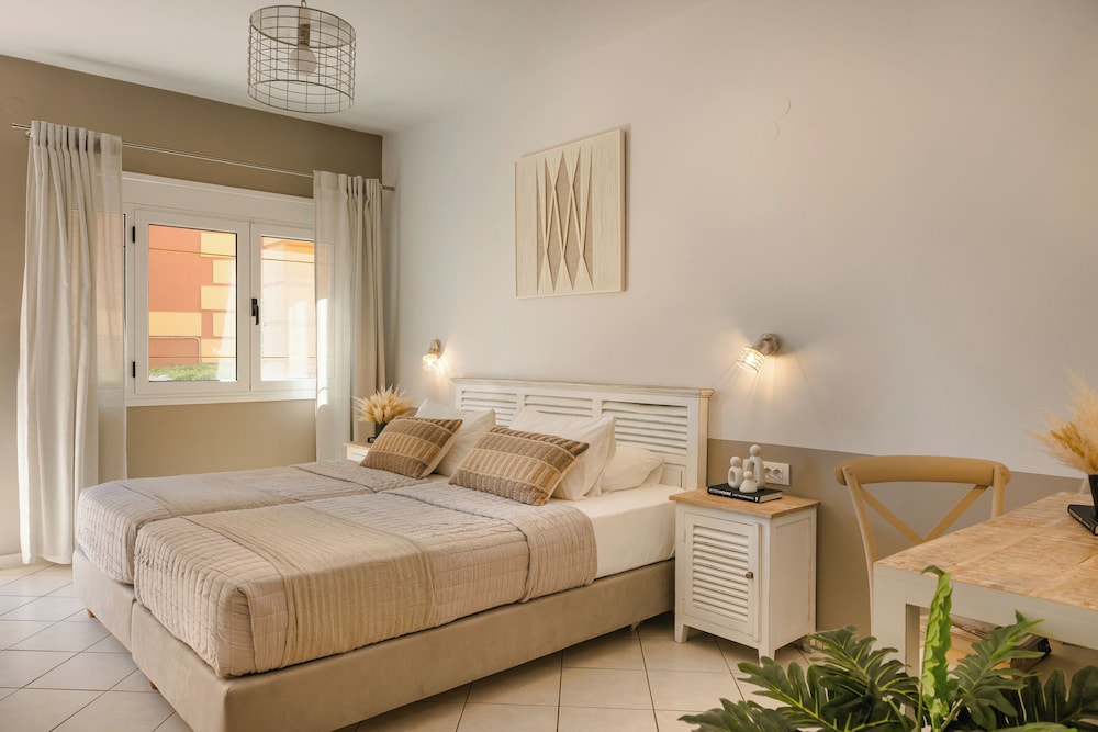 Makis Hotel Skala — Hotel rooms in Skala (Kefalonia), Ionian Islands