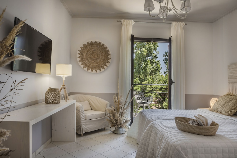 Makis Hotel Skala — Hotel rooms in Skala (Kefalonia), Ionian Islands