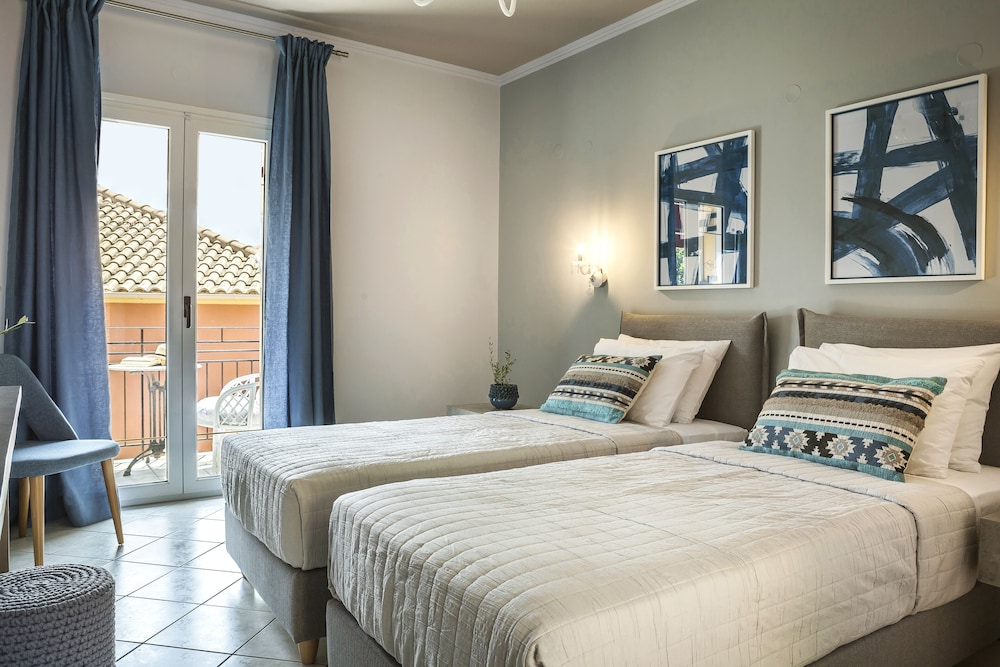 Makis Hotel Skala — Hotel rooms in Skala (Kefalonia), Ionian Islands