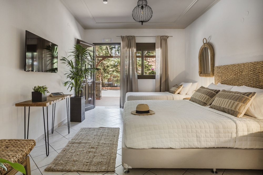 Makis Hotel Skala — Hotel rooms in Skala (Kefalonia), Ionian Islands