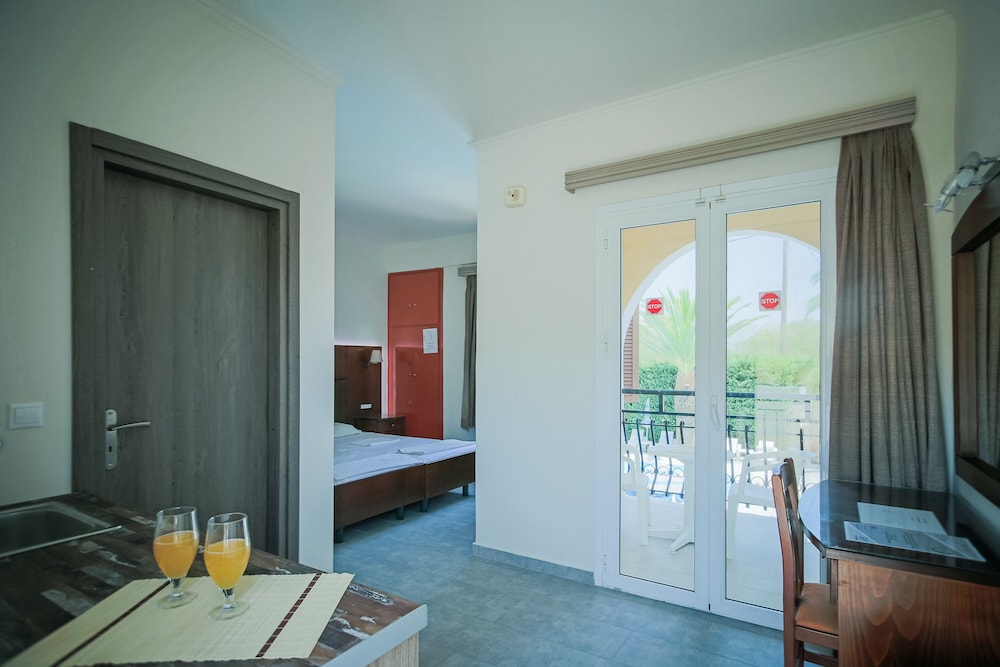 Roseclub Apartments — Hotel rooms in Laganas, Ionian Islands