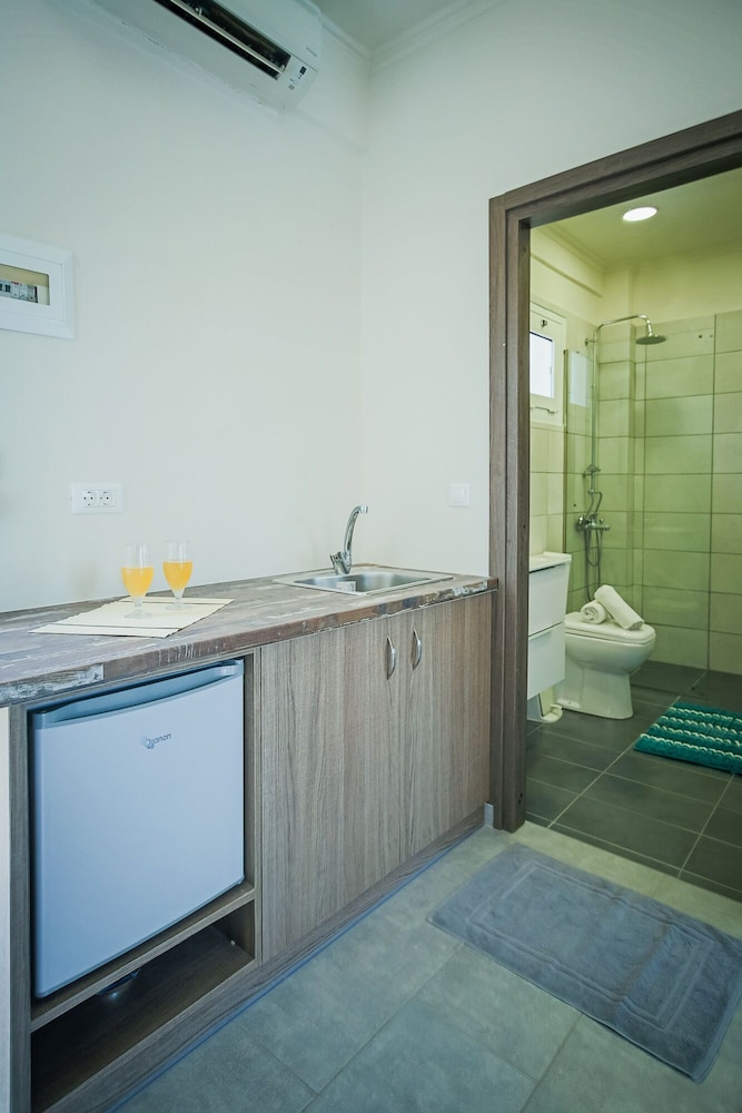 Roseclub Apartments — Hotel rooms in Laganas, Ionian Islands