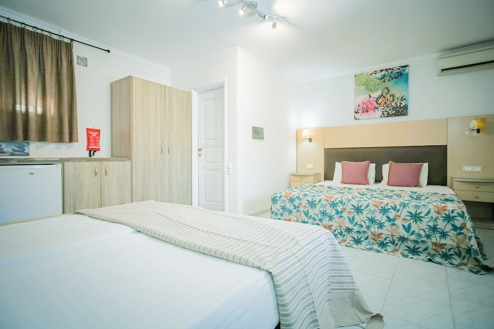 Roseclub Apartments — Hotel rooms in Laganas, Ionian Islands