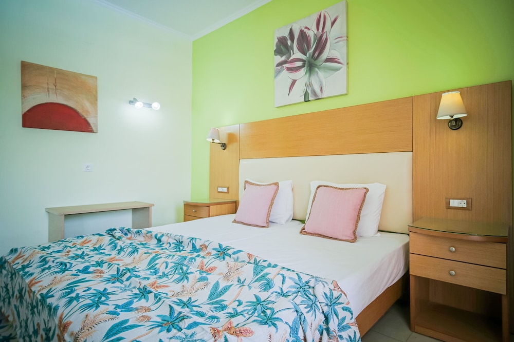 Roseclub Apartments — Hotel rooms in Laganas, Ionian Islands