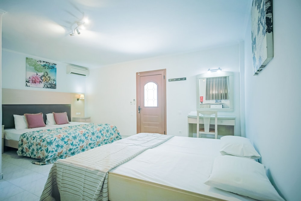 Roseclub Apartments — Hotel rooms in Laganas, Ionian Islands