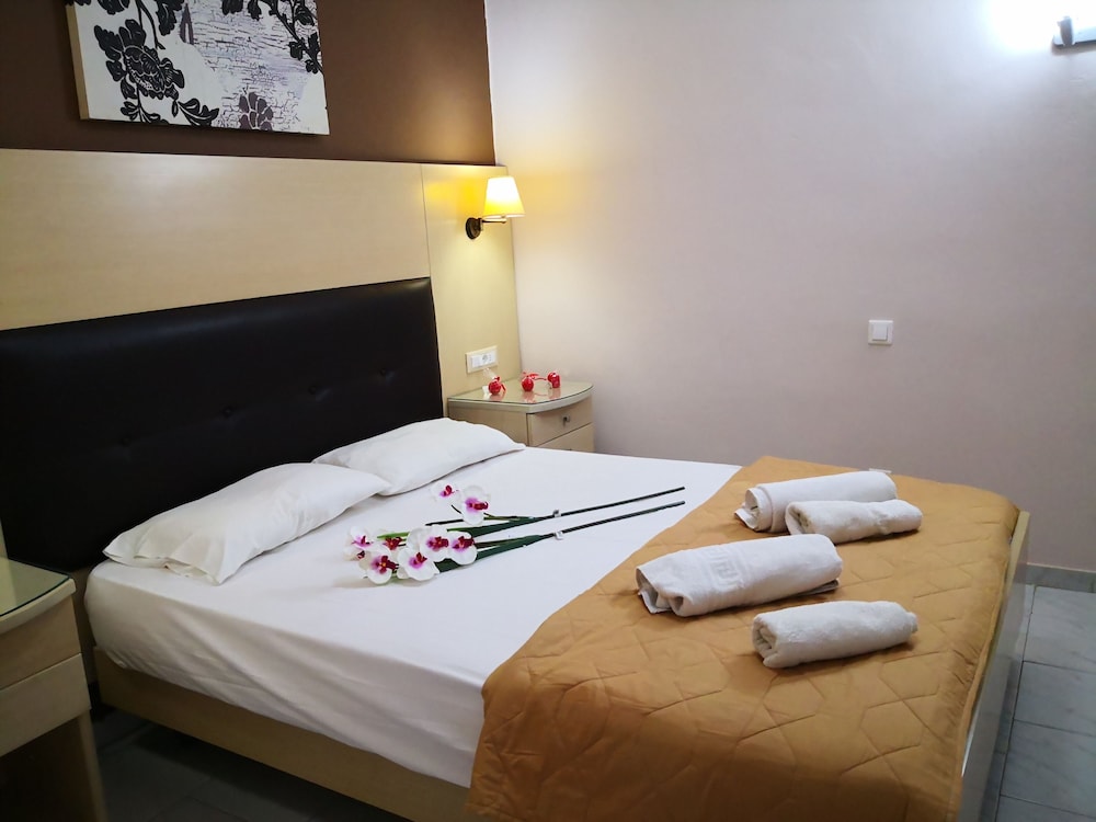 Roseclub Apartments — Hotel rooms in Laganas, Ionian Islands