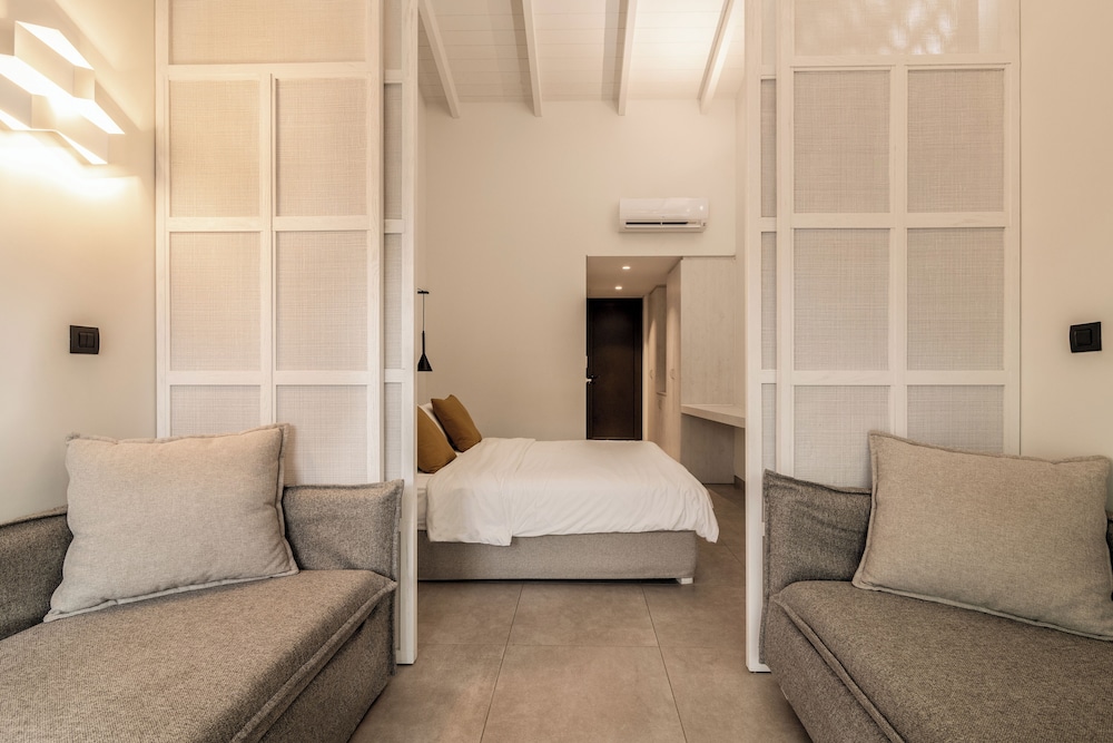 New Beach Hotel — Hotel rooms in Tsilivi, Ionian Islands