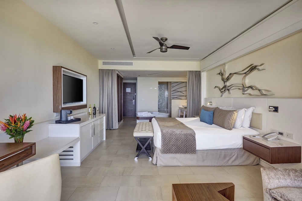 Grand Lido Negril Au-Naturel, An Autograph Collection All-Inclusive Resort - Adults Only — Hotel rooms in Negril