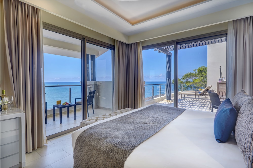 Grand Lido Negril Au-Naturel, An Autograph Collection All-Inclusive Resort - Adults Only — Hotel rooms in Negril