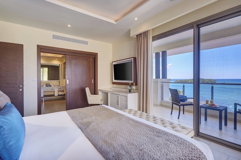 Grand Lido Negril Au-Naturel, An Autograph Collection All-Inclusive Resort - Adults Only — Hotel rooms in Negril