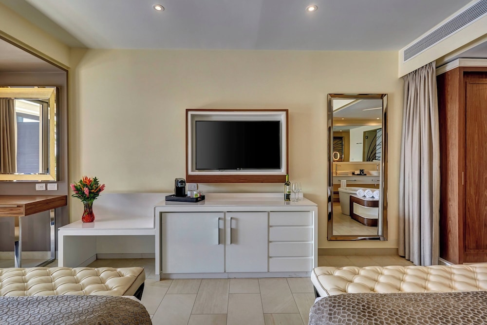 Grand Lido Negril Au-Naturel, An Autograph Collection All-Inclusive Resort - Adults Only — Hotel rooms in Negril