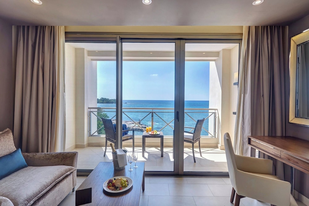 Grand Lido Negril Au-Naturel, An Autograph Collection All-Inclusive Resort - Adults Only — Hotel rooms in Negril