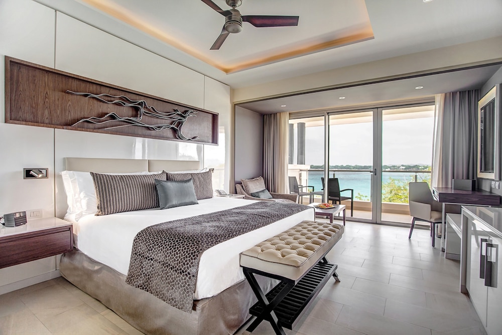 Grand Lido Negril Au-Naturel, An Autograph Collection All-Inclusive Resort - Adults Only — Hotel rooms in Negril