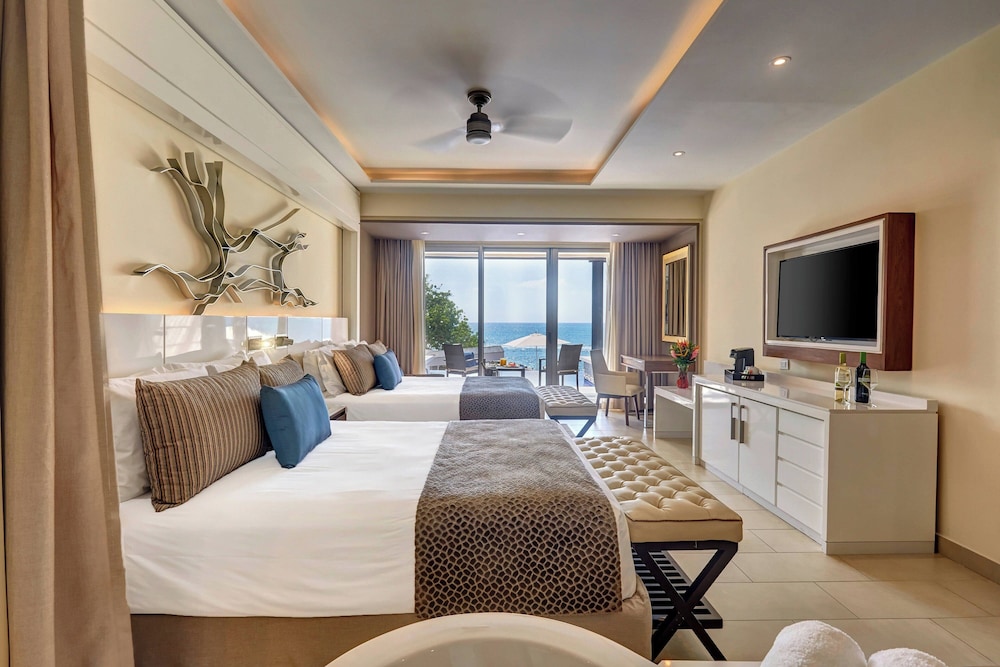 Grand Lido Negril Au-Naturel, An Autograph Collection All-Inclusive Resort - Adults Only — Hotel rooms in Negril