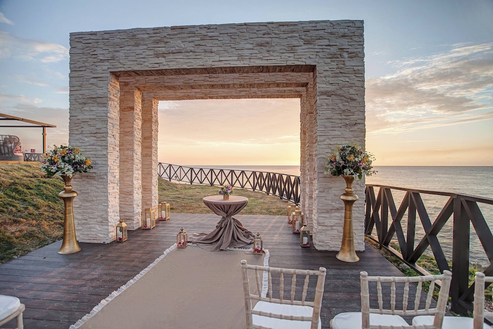 Grand Lido Negril Au-Naturel, An Autograph Collection All-Inclusive Resort - Adults Only — Beach in Negril