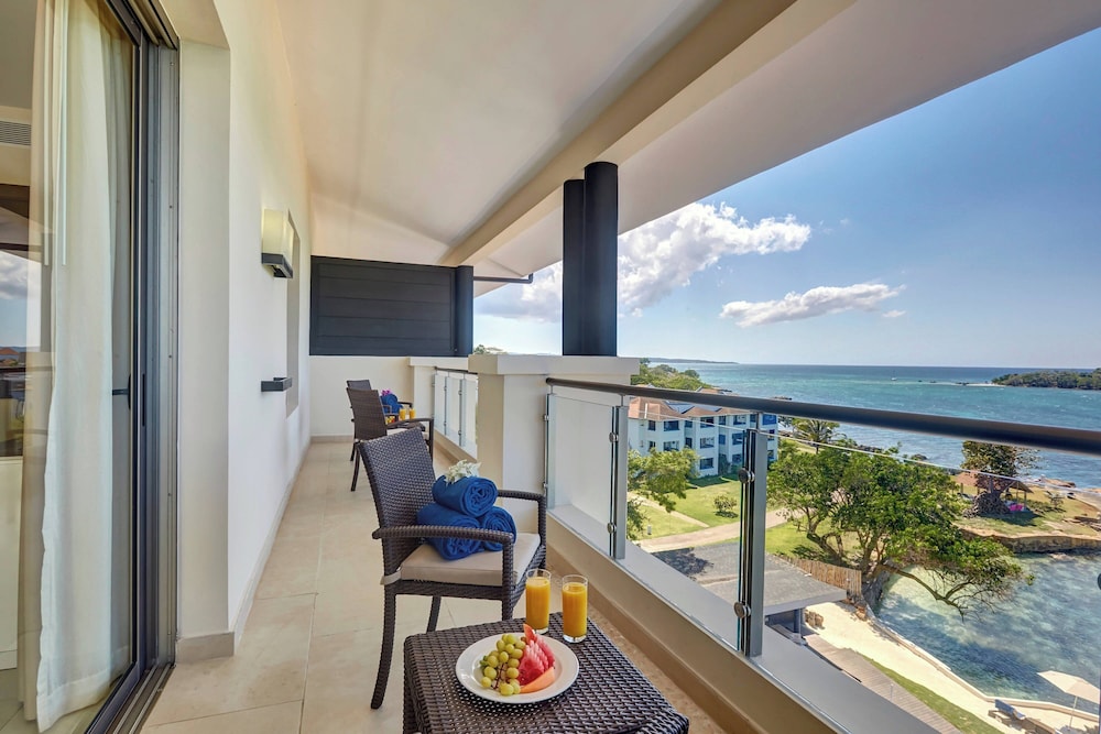 Grand Lido Negril Au-Naturel, An Autograph Collection All-Inclusive Resort - Adults Only — Hotel rooms in Negril