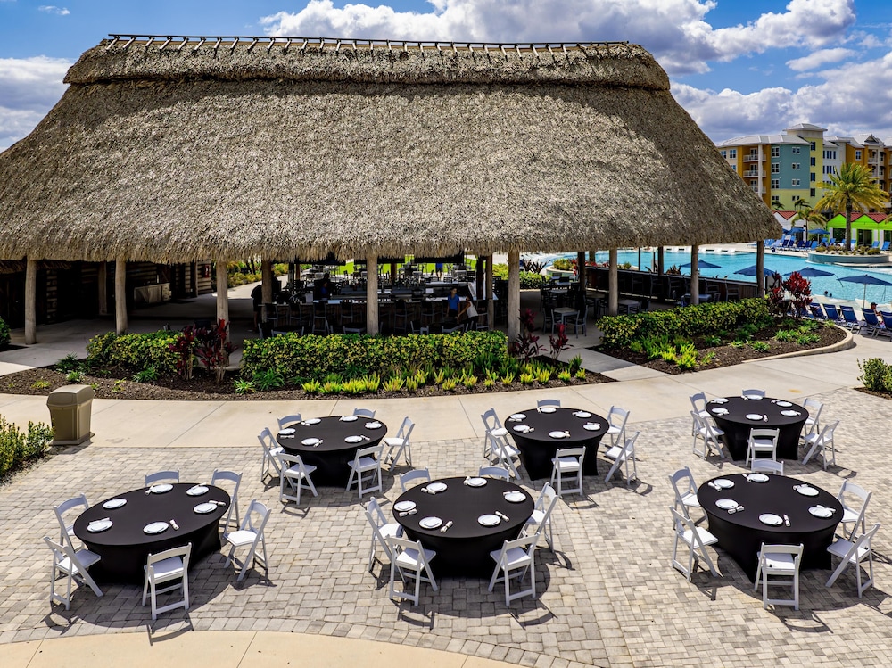 Embassy Suites By Hilton Orlando Sunset Walk — Restaurant & bars in Kissimmee, Florida