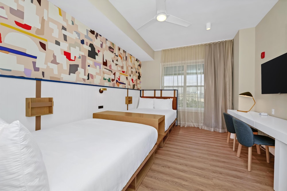 Embassy Suites By Hilton Orlando Sunset Walk — Hotel rooms in Kissimmee, Florida