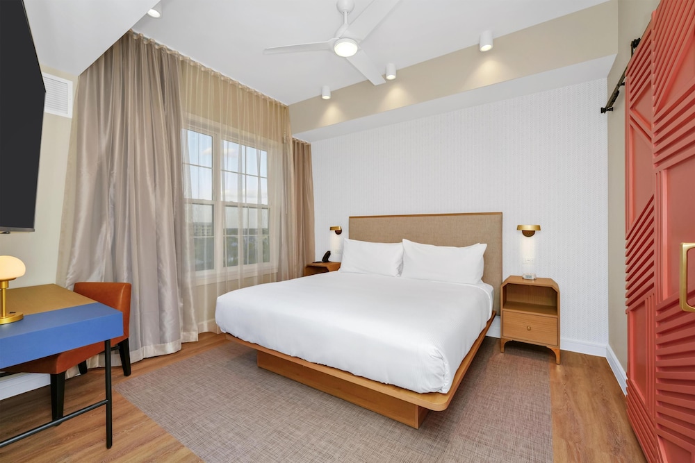Embassy Suites By Hilton Orlando Sunset Walk — Hotel rooms in Kissimmee, Florida