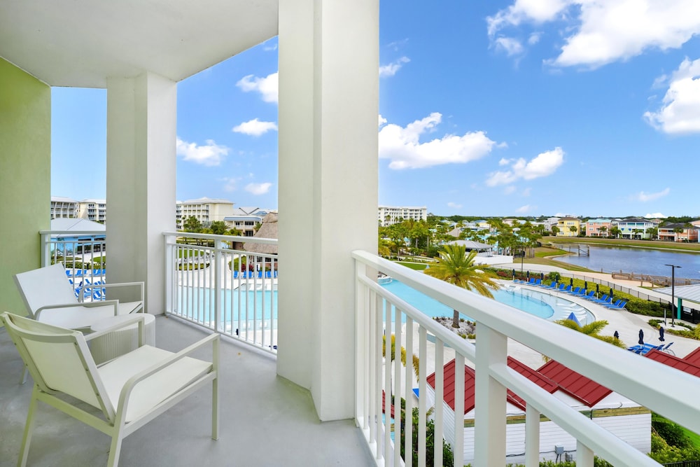 Embassy Suites By Hilton Orlando Sunset Walk — Swimming pool in Kissimmee, Florida