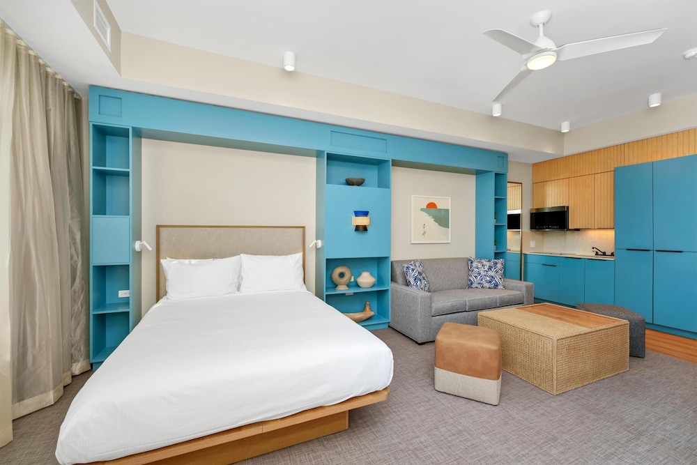 Embassy Suites By Hilton Orlando Sunset Walk — Hotel rooms in Kissimmee, Florida