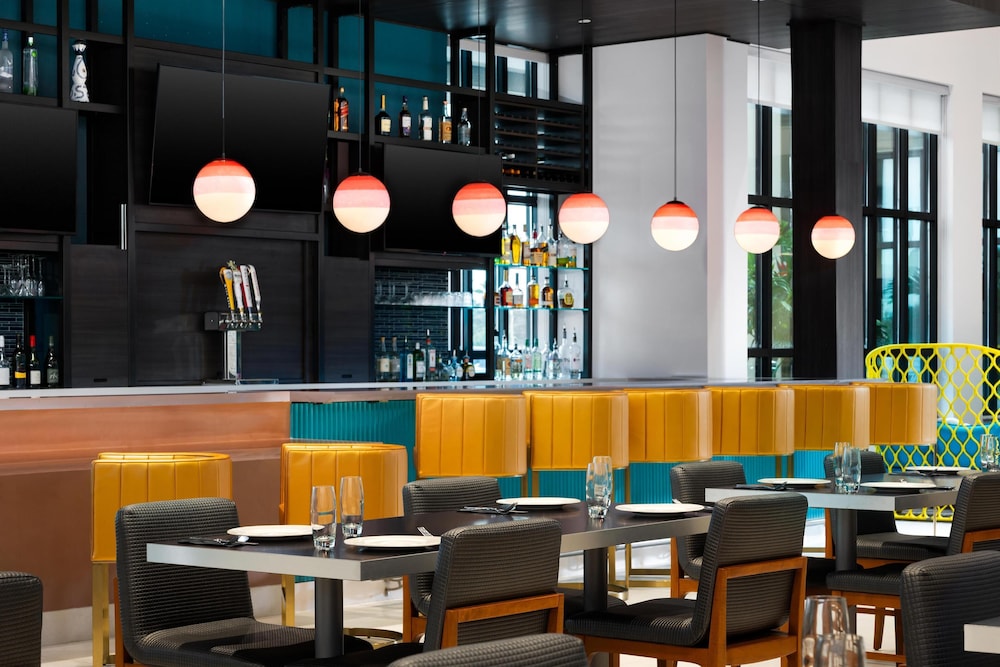Hilton Garden Inn Millenia near Universal Orlando Resort — Restaurant & bars in Orlando, Florida