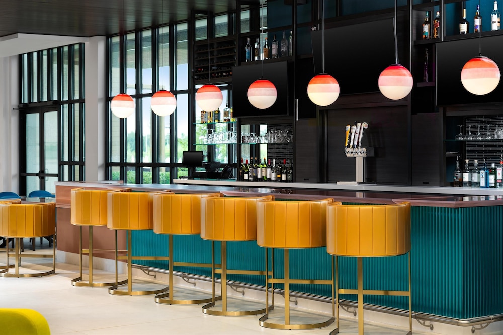 Hilton Garden Inn Millenia near Universal Orlando Resort — Restaurant & bars in Orlando, Florida