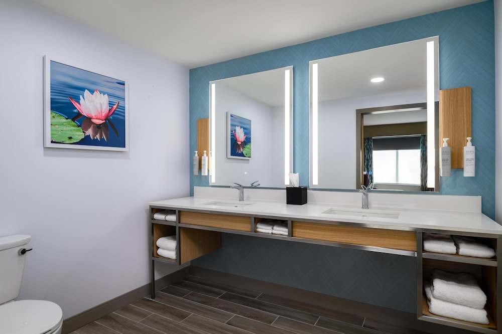Hilton Garden Inn Millenia near Universal Orlando Resort — Hotel rooms in Orlando, Florida