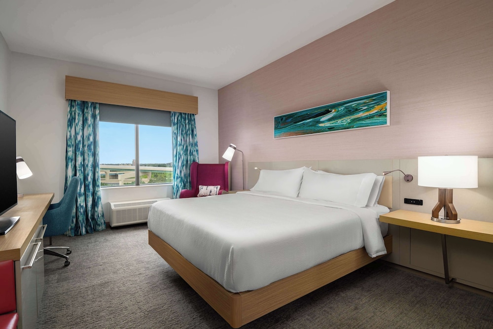 Hilton Garden Inn Millenia near Universal Orlando Resort — Hotel rooms in Orlando, Florida