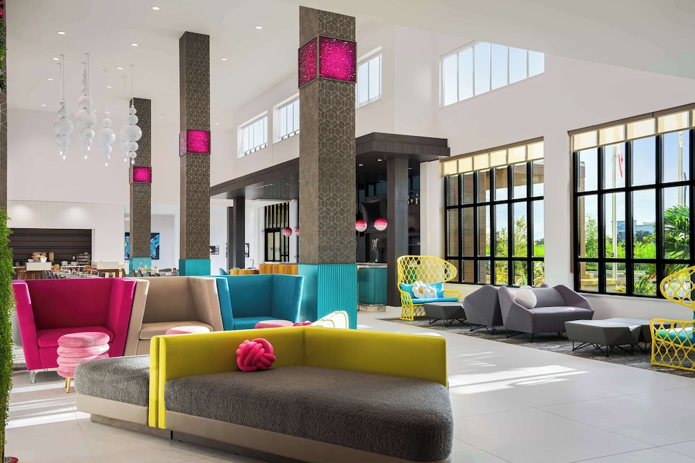 Hilton Garden Inn Millenia near Universal Orlando Resort — Restaurant & bars in Orlando, Florida