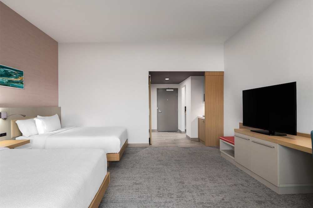 Hilton Garden Inn Millenia near Universal Orlando Resort — Hotel rooms in Orlando, Florida