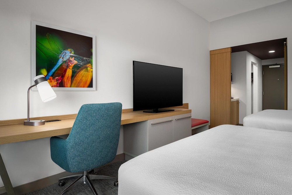 Hilton Garden Inn Millenia near Universal Orlando Resort — Hotel rooms in Orlando, Florida