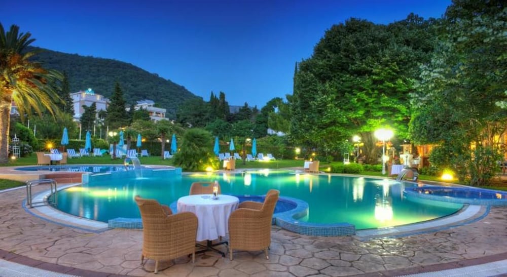 Hotel Rivijera — Main photo in Petrovac, Budva Municipality