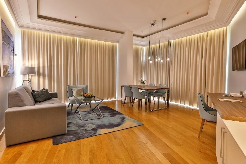Hotel Rivijera — Hotel rooms in Petrovac, Budva Municipality