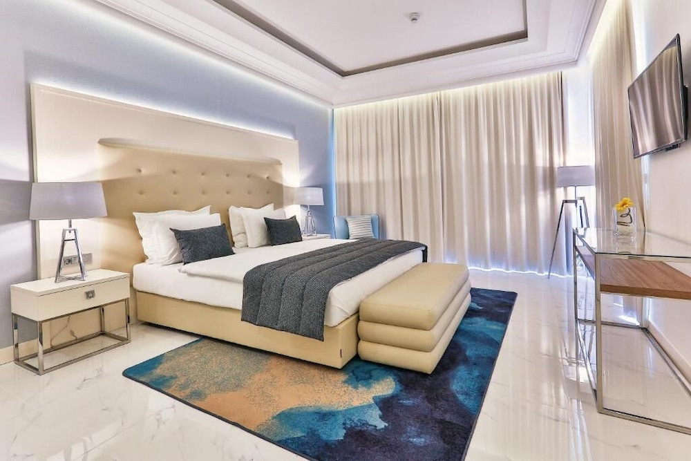 Hotel Rivijera — Hotel rooms in Petrovac, Budva Municipality
